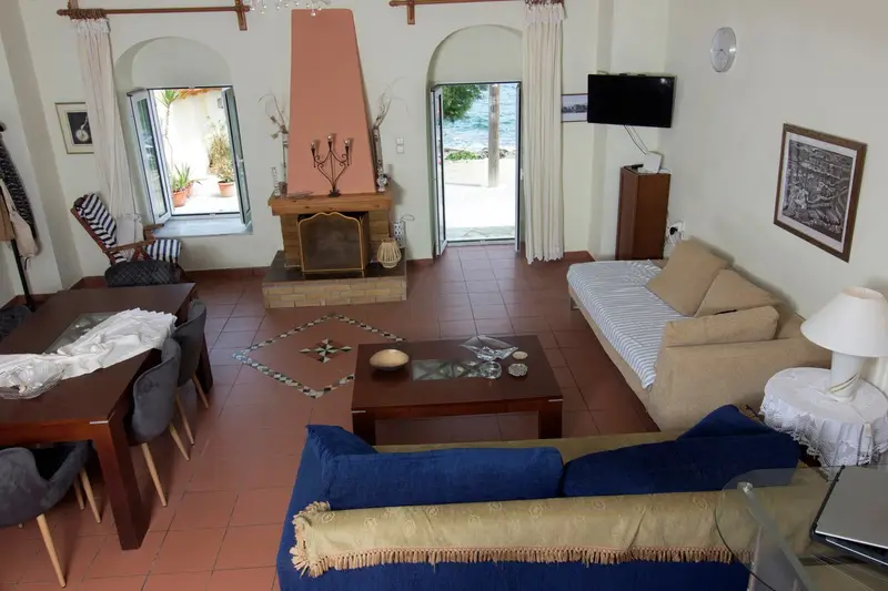 Aqua Vista Peloponez - Casă din Piatră pe Malul Mării în Agios Nikolaos – 8
