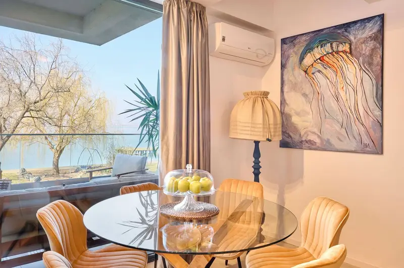 Aqua Vista Aquarama Lake View 2BR Mamaia – 3