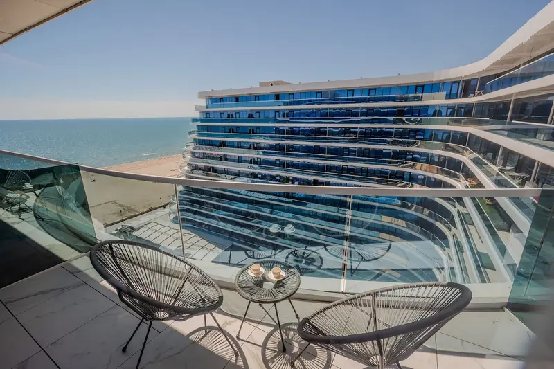 White Titanic Blue sea view Studio parking – 23