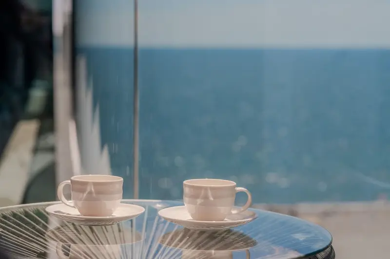 White Titanic Blue sea view Studio parking – 15