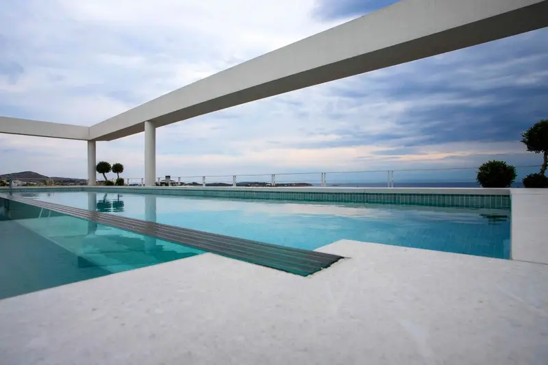 Aqua Vista Voula - Penthouse cu Piscină Privată din Sticlă, Voula