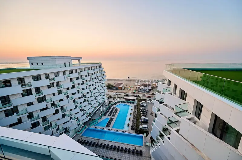 Infinity Breezes Apartment Beach Resort - parking – 13