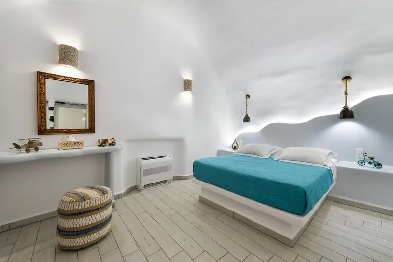 Aqua Vista Santorini - Cave Suite with Private Indoor Pool near Fira – 4