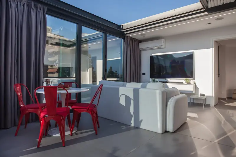 Aqua Vista Glyfada - Penthouse cu Acoperiș Retractabil și Jacuzzi cu Vedere la Mare – 2