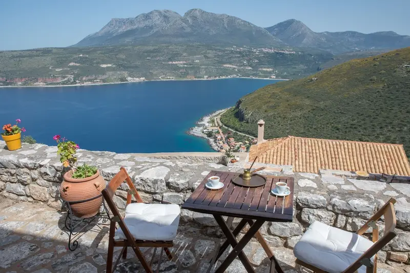 Aqua Vista Peloponez - Vilă din Piatră cu Vedere la Mare lângă Limeni, Limeni