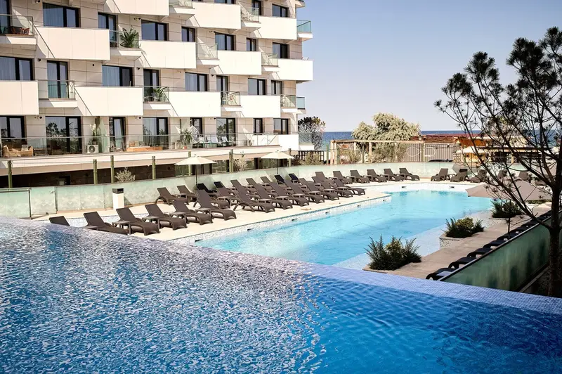 Emerald Gems Apartment in Infinity Beach Resort – 5