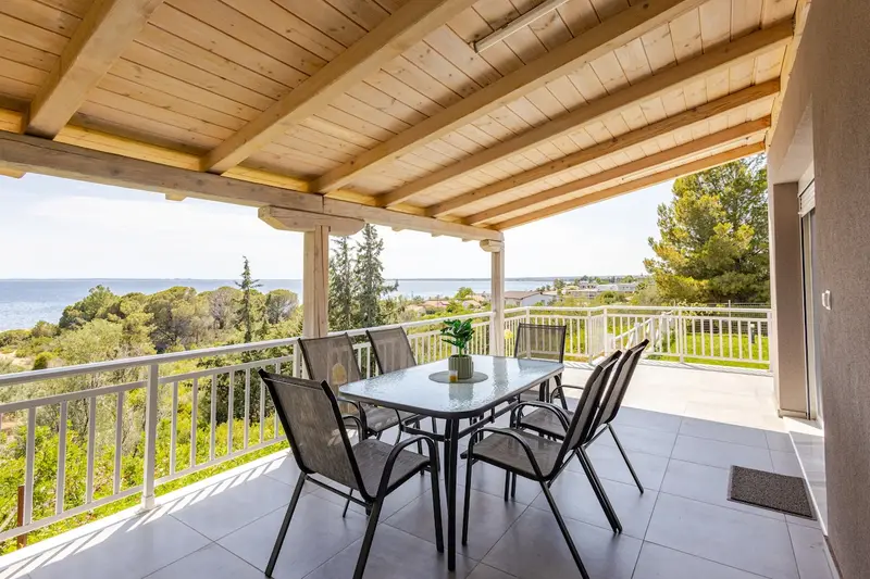 Aqua Vista Halkidiki - Casă pe Malul Mării cu Potecă spre Plajă în Gerakini, Gerakini