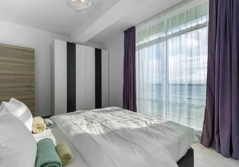 Mamaia Vice SeaView 2 bedroom Spa n Pool Beach resort – 17