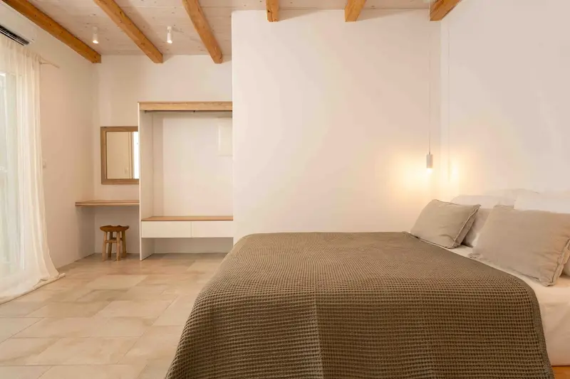 Aqua Vista Ios - Cycladic House with Shared Infinity Pool at Mylopotas – 10