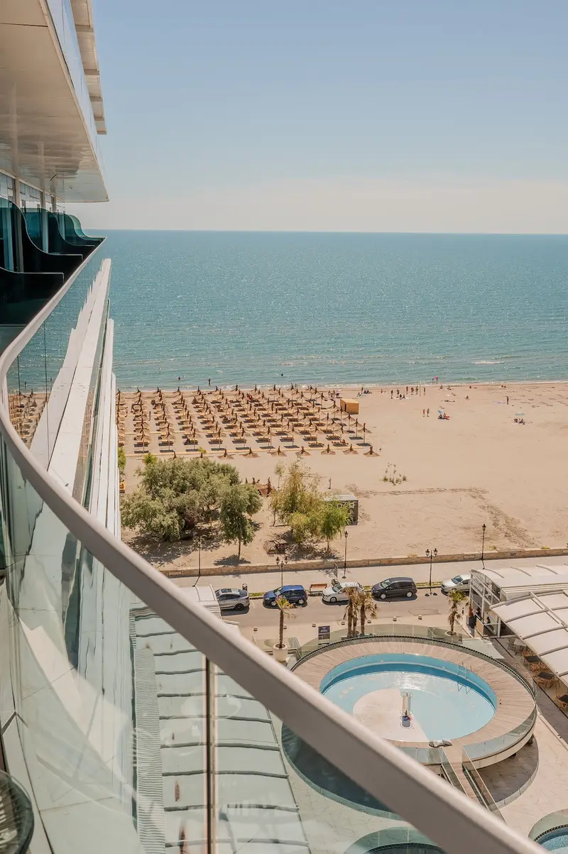 White Titanic Blue sea view Studio parking – 20
