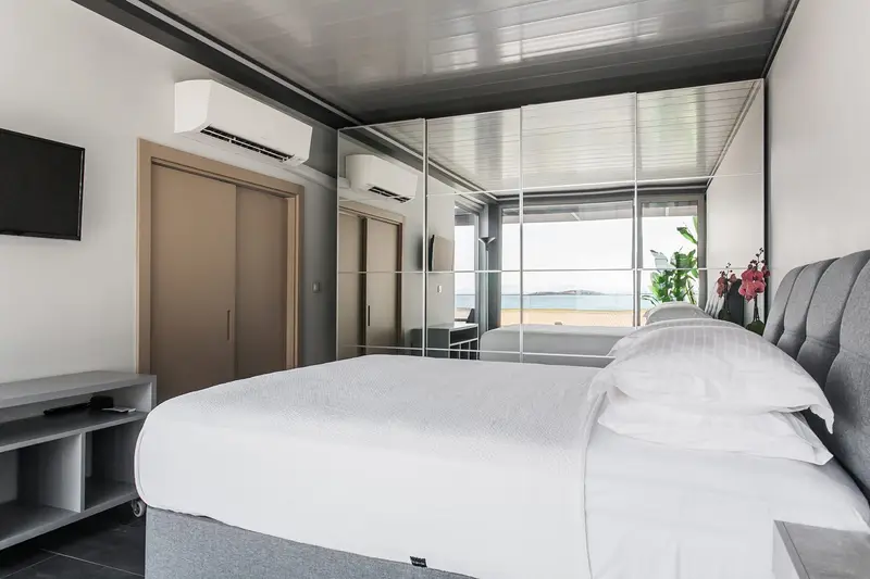 Aqua Vista Vouliagmeni - Penthouse with Balcony – 7