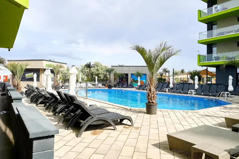 Blue Bamboo Apartment Spa Pools Resort and Parking – 21