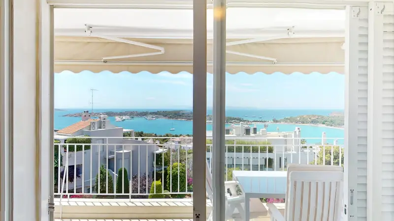 Aqua Vista Vouliagmeni - Apartament cu Vedere la Mare și Terasă, Vouliagmeni