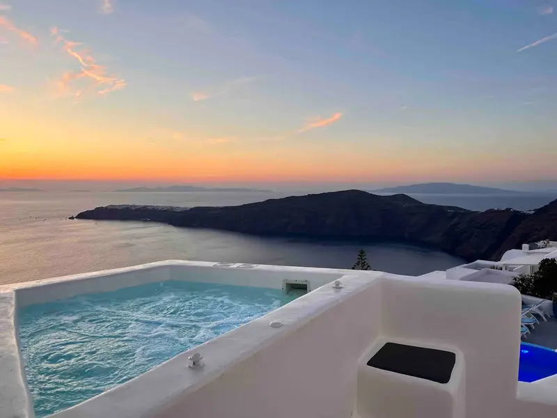 Aqua Vista Santorini - Suită în Imerovigli cu Jacuzzi cu Vedere spre Calderă, Imerovigli