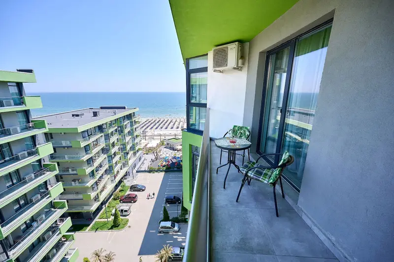Top Floor Sea View Apartment Spa n Pools – 12