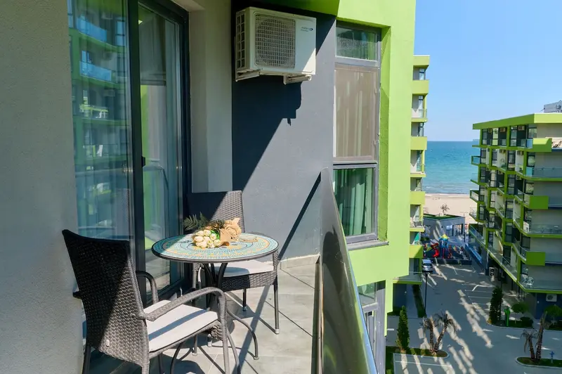 Ana Luxury Apartment- Spa n Pool resort - parking, Alezzi Beach Resort