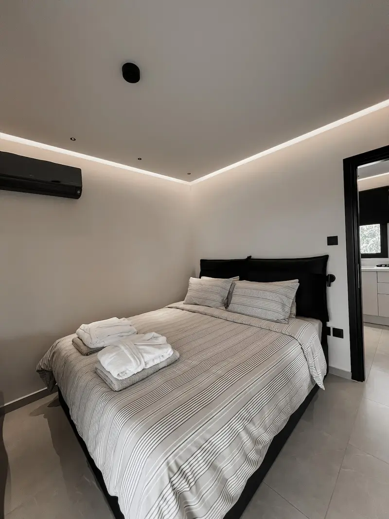 Aqua Vista Lagonisi Luxury 2BR by the Sea – 8