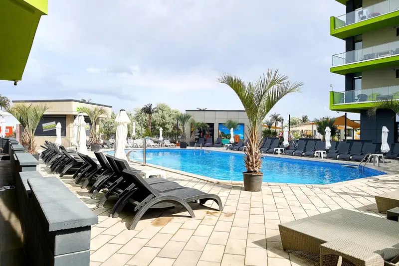 Sea Gem 2BR apt Spa n Pool Beach resort – 46