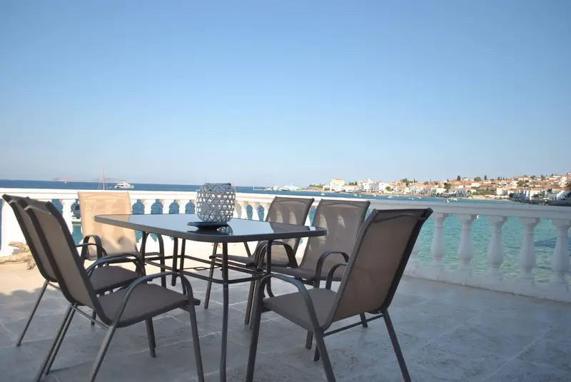 Aqua Vista Spetses - Traditional House by the Beach with Private Terrace – 4