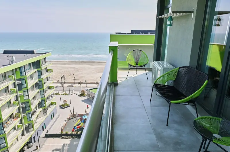 Diamond Sea View 2BR Apartment - Spa n Pools Resort, Alezzi Beach Resort