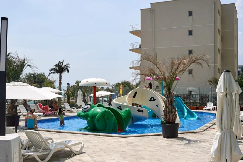 Crazy Sea View 1BR Apartment Spa Pools Resort – 36
