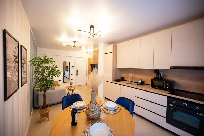 RavSea Luxury Apartment in Odyssey SpaPool-parking – 16