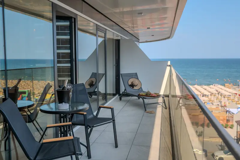AC-420-DropTail Collection (93 SQM 1BD Front Sea View) – 20