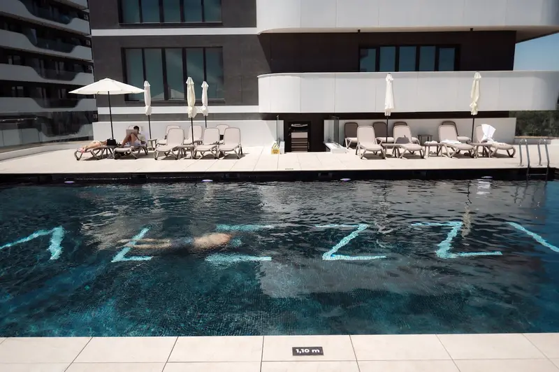 Retreat84 Apartment in Odyssey Spa Pools Parking – 38