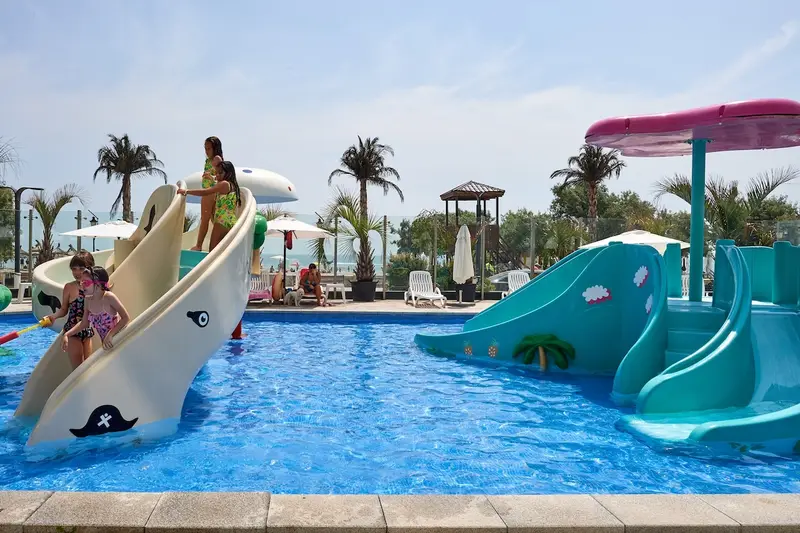 Endless Summer Suites 64 Pools Spa Parking Resort – 45