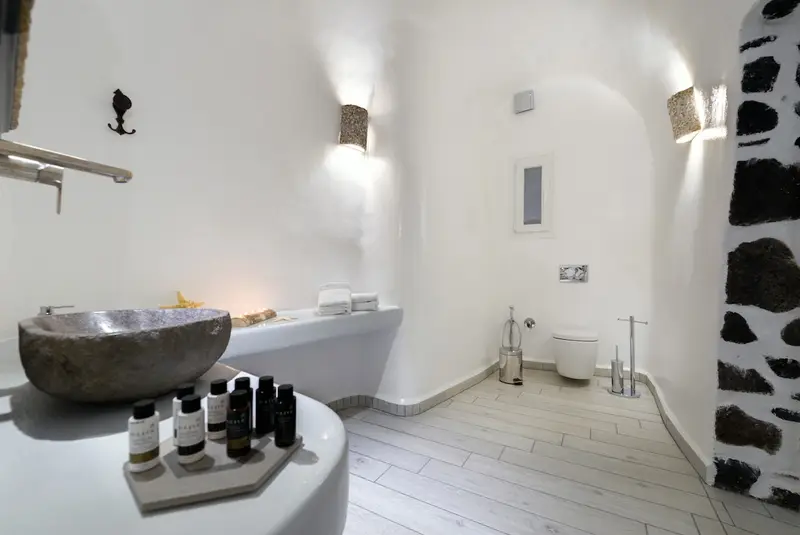 Aqua Vista Santorini - Cave Suite with Private Indoor Pool near Fira – 10