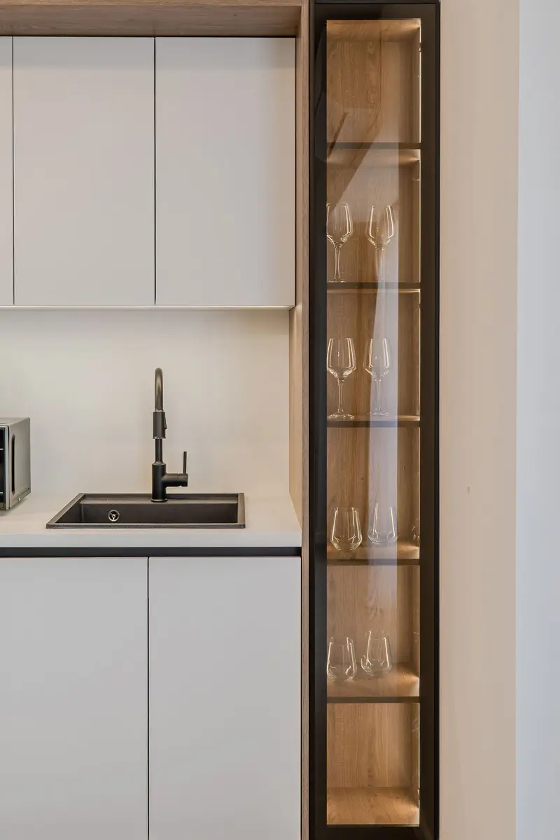 AC-403-Silver Shadow Collection (89 SQM 1BD City View) – 18