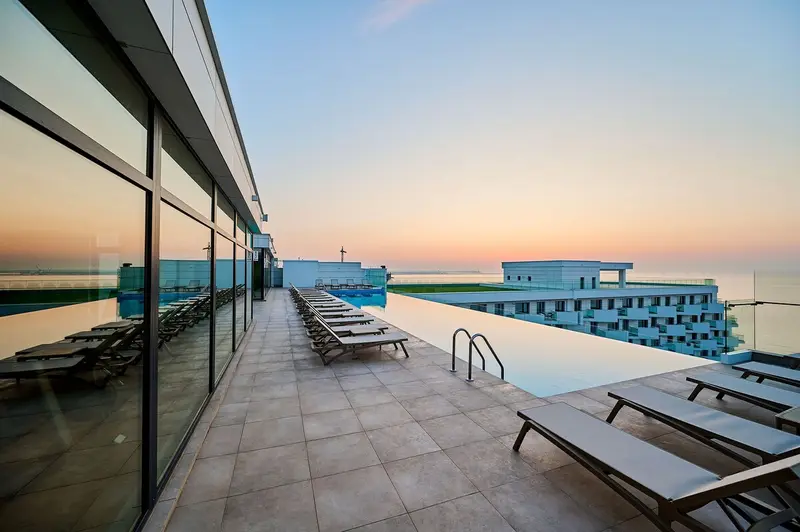 Aqua Vista Infinity - Lux Skyline Studio – 2