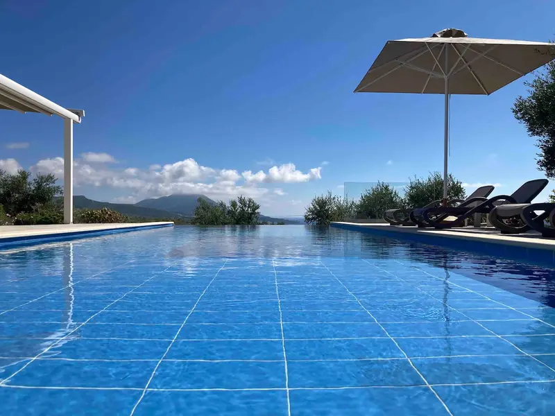 Aqua Vista Peloponez - Apartament cu Piscină Privată deasupra Gialova, Gialova
