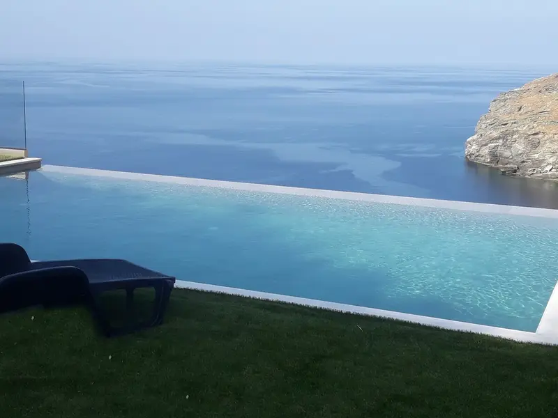 Aqua Vista Andros - Vilă cu Piscină Infinity Încălzită în Syneti, Syneti