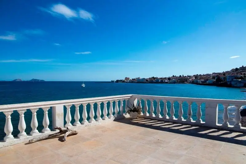 Aqua Vista Spetses - Casă Tradițională lângă Plajă cu Terasă Privată, Spetses