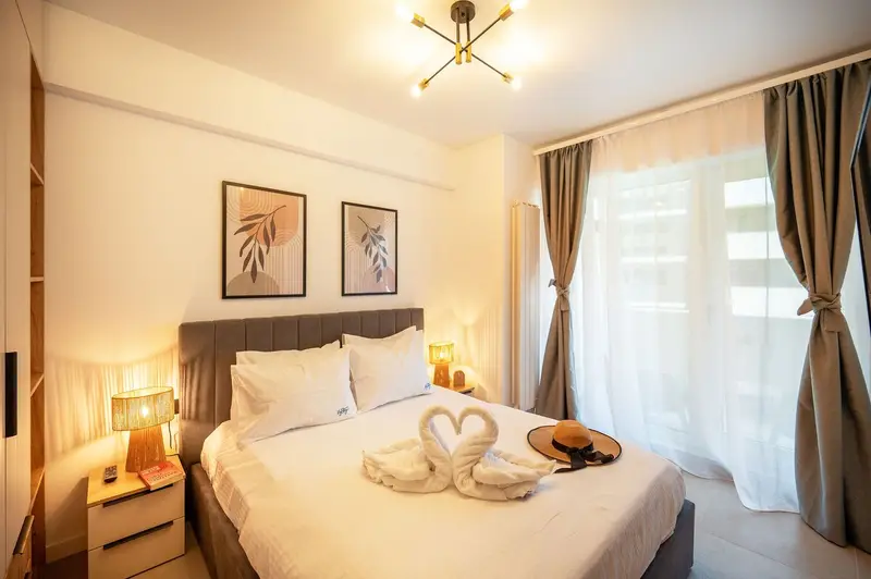 RavSea Luxury Apartment in Odyssey SpaPool-parking – 3