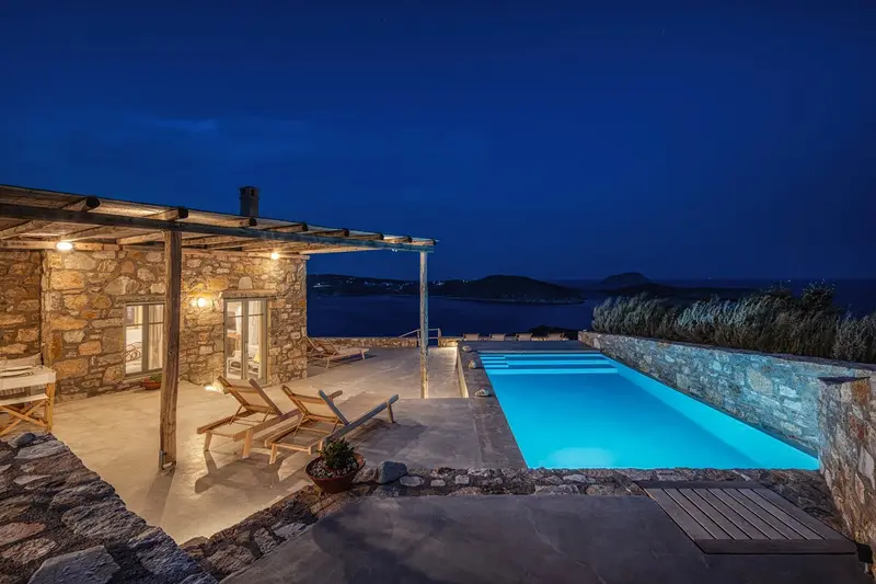Aqua Vista Serifos - Vilă din Piatră cu Piscină cu Apă Sărată lângă Livadi, Serifos
