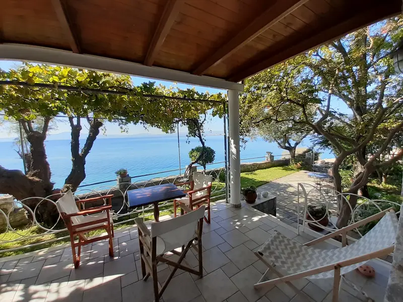 Aqua Vista Peloponnese - Seafront Villa with Beach Steps near Kalamata – 4